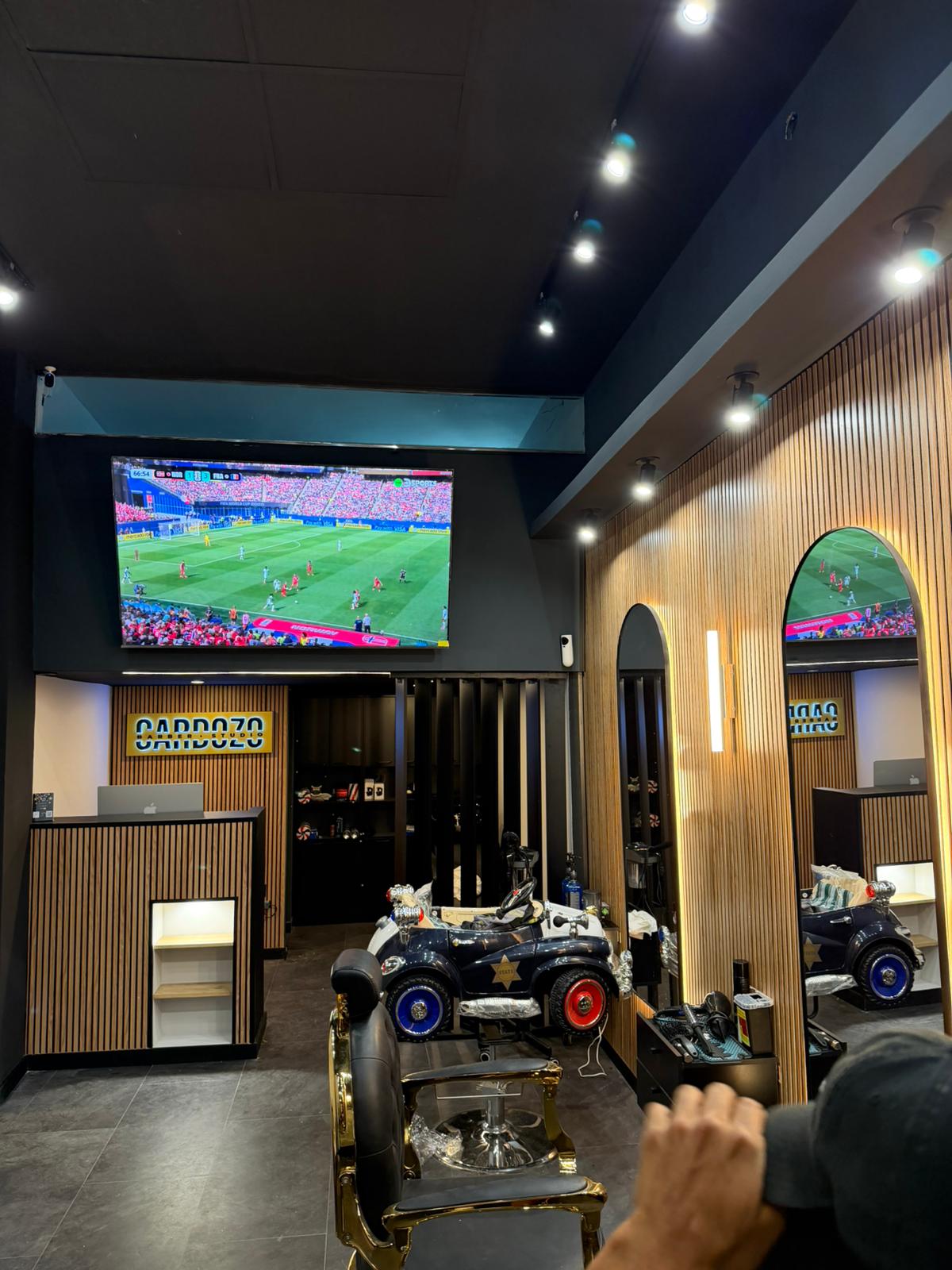 Interior Cardozo Barber Studio